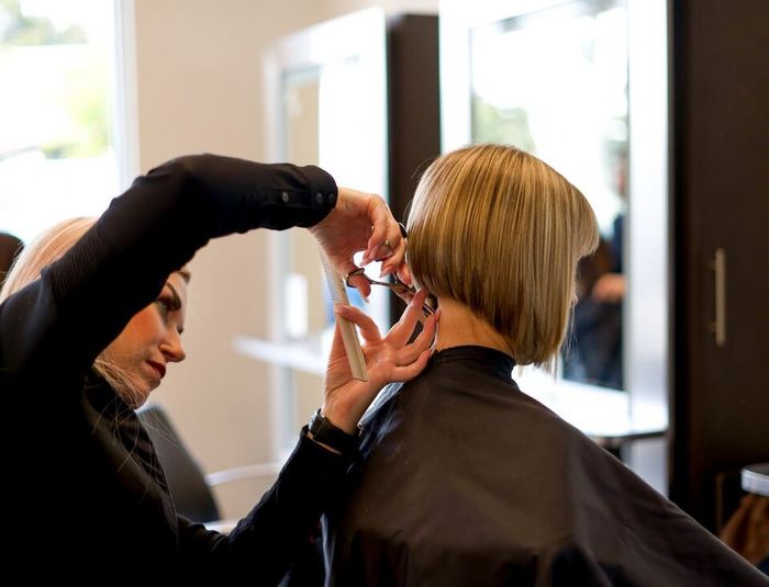 Coupe et coiffage en salon